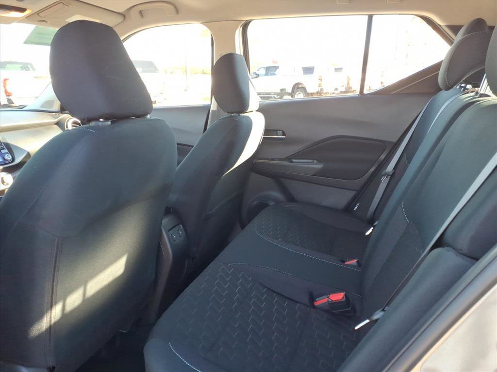 Used 2024 Nissan Kicks SV image 12