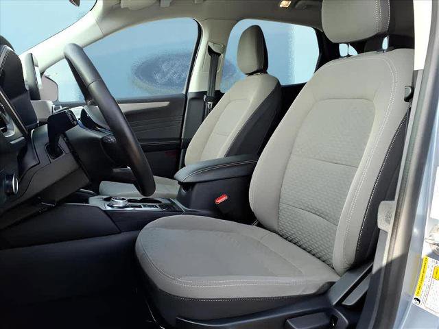 Certified 2022 Ford Escape SE w/ Cold Weather Package image 18
