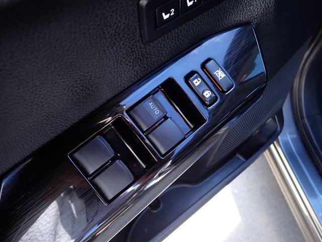 Used 2018 Toyota RAV4 Limited w/ Advanced Technology Package AWD/4WD image 15