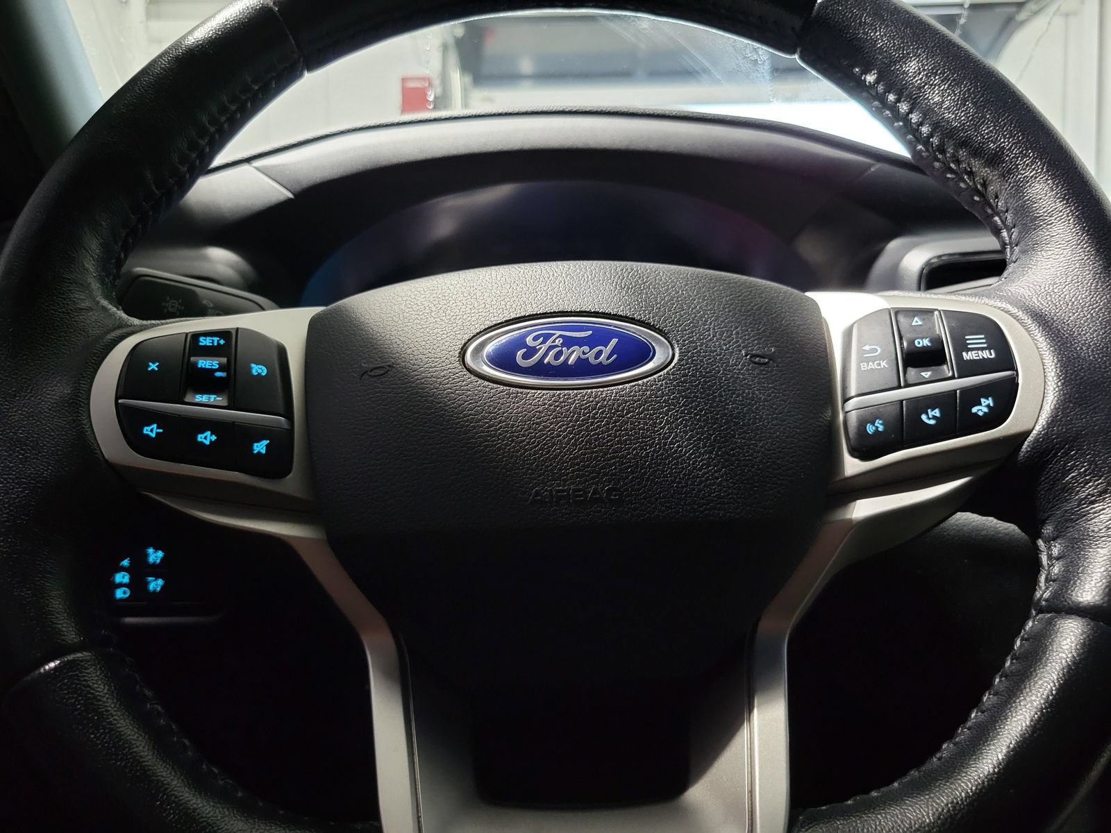 Certified 2021 Ford Explorer XLT w/ Equipment Group 202A AWD/4WD image 12