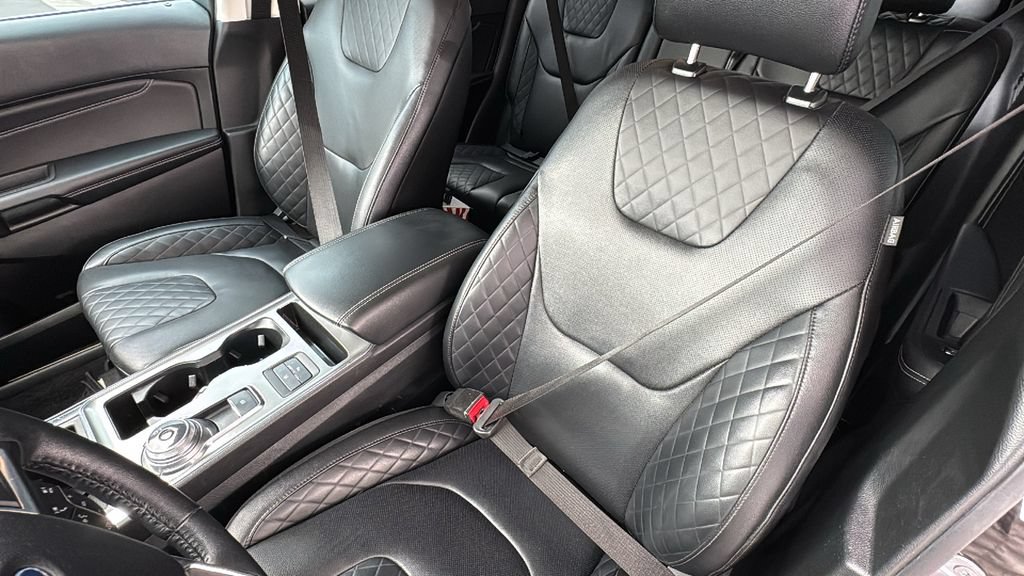 Certified 2024 Ford Edge Titanium w/ Equipment Group 301A AWD/4WD image 22