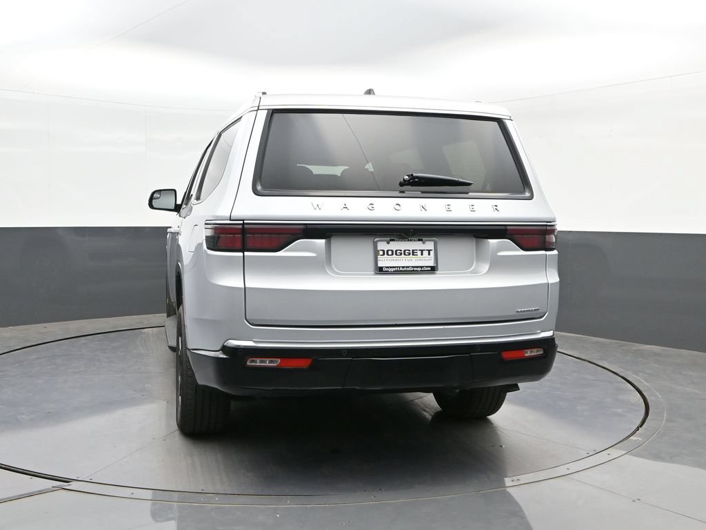 Used 2024 Jeep Wagoneer Series III AWD/4WD image 8