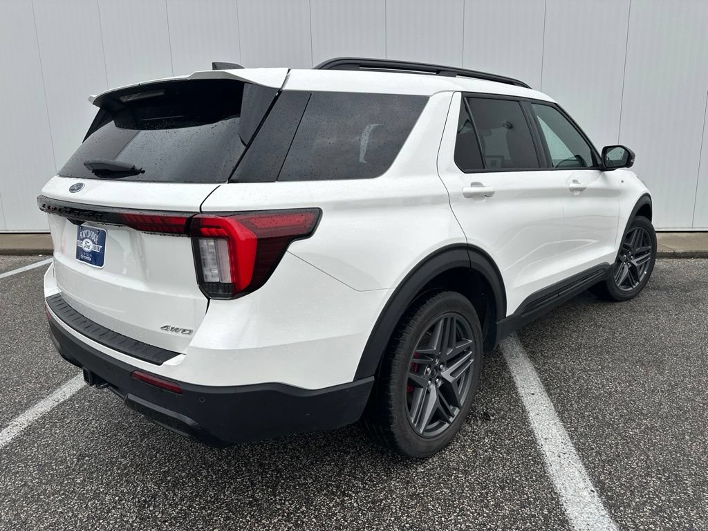 Certified 2025 Ford Explorer ST-Line w/ ST-Line Street Pack AWD/4WD image 7