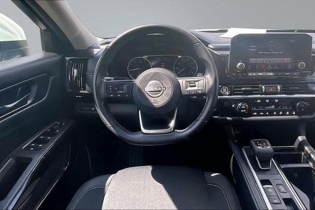 Used 2024 Nissan Pathfinder SV FWD image 5