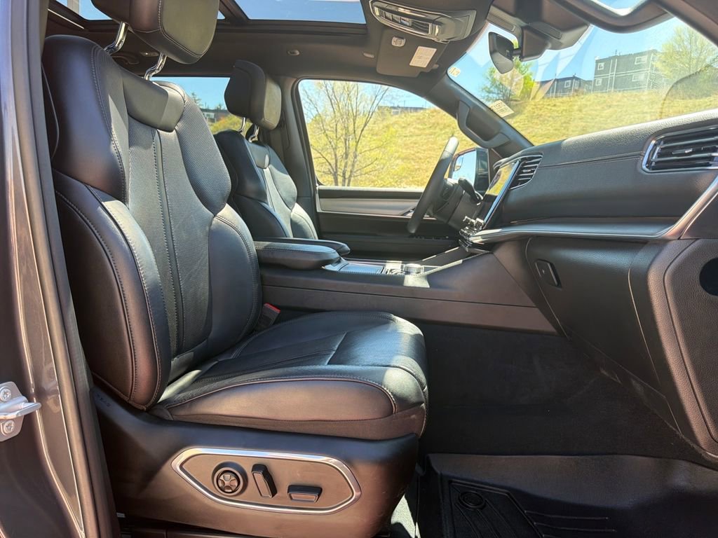 Used 2023 Jeep Wagoneer Series II image 35