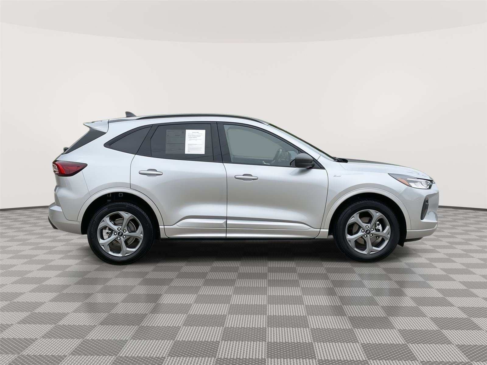 Certified 2023 Ford Escape ST-Line w/ Tech Pack #1 AWD/4WD image 6