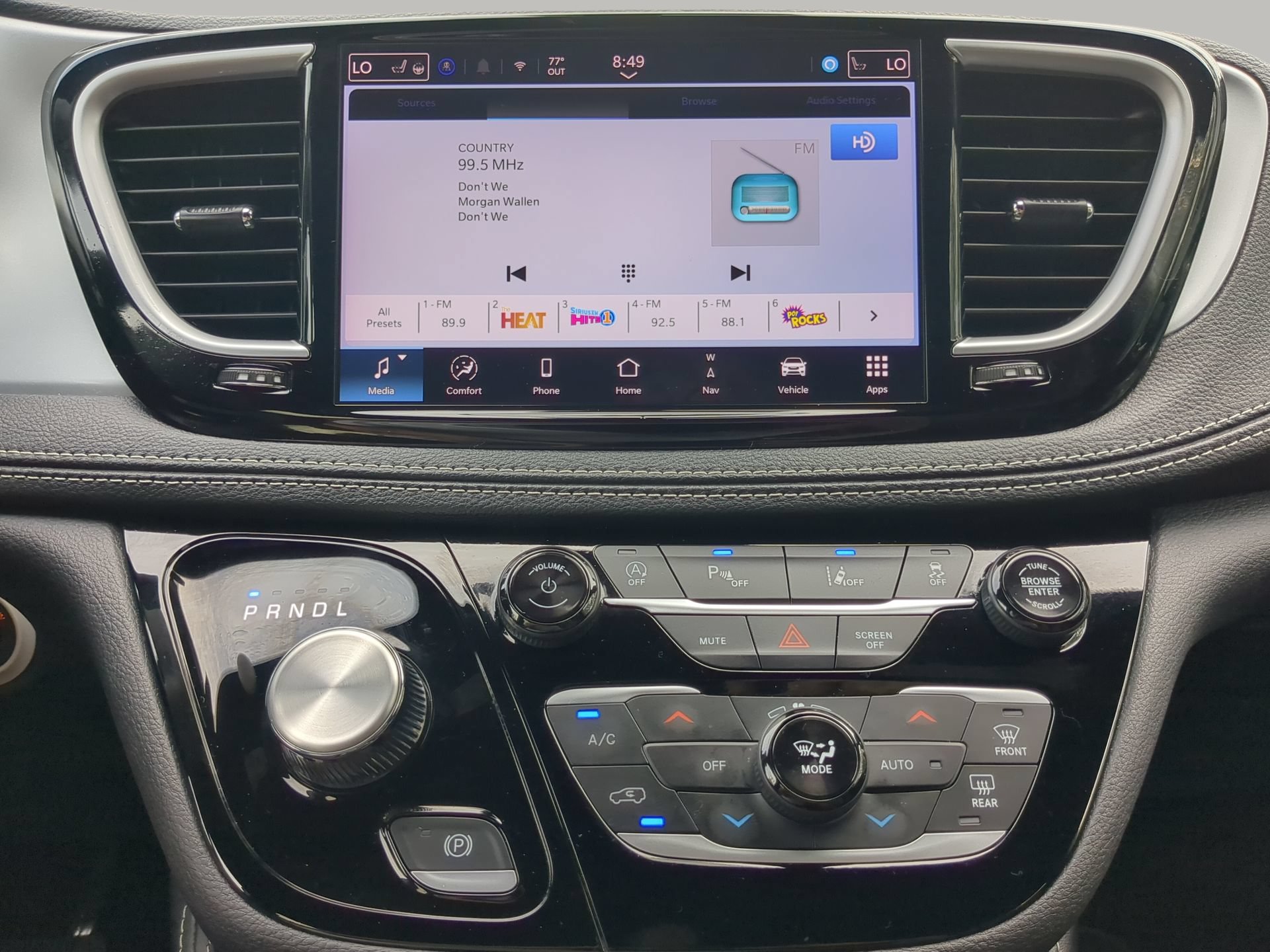 Used 2025 Chrysler Pacifica Limited FWD image 60