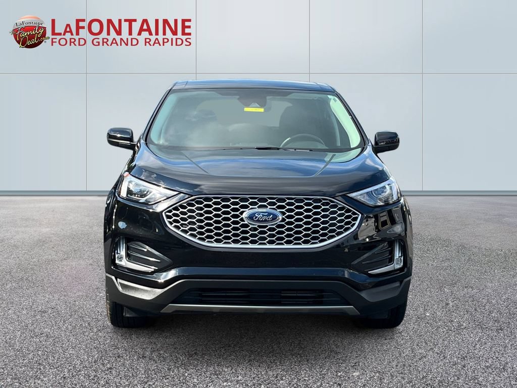 Certified 2024 Ford Edge SEL w/ Convenience Package AWD/4WD image 2