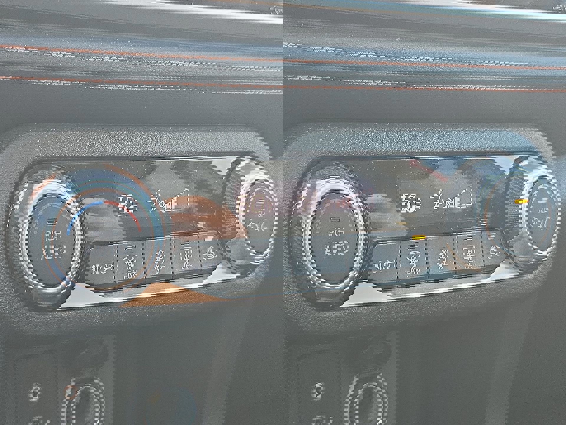 Used 2020 Nissan Kicks SR image 17