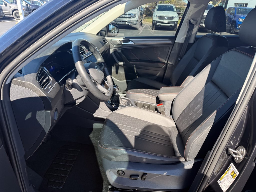 Used 2024 Volkswagen Tiguan Wolfsburg Edition AWD/4WD image 15