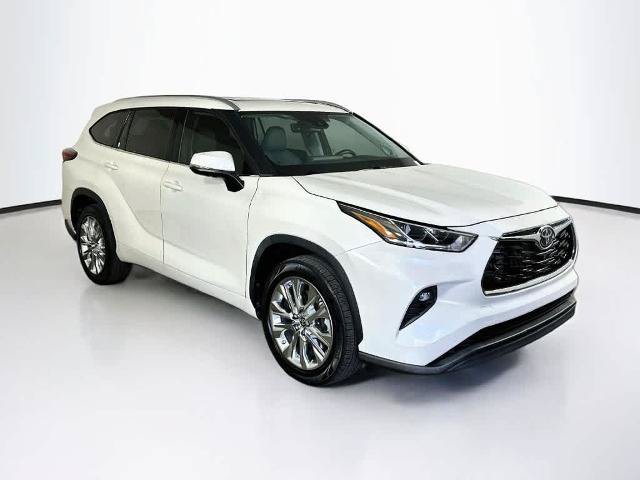 Used 2021 Toyota Highlander Limited FWD image 24