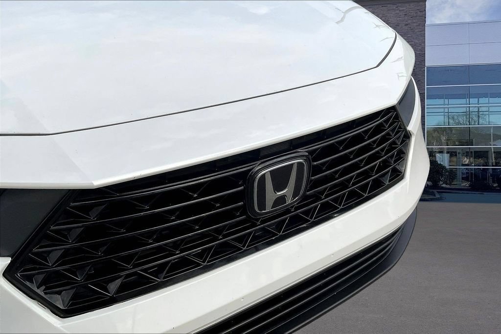 Used 2023 Honda Accord EX image 31