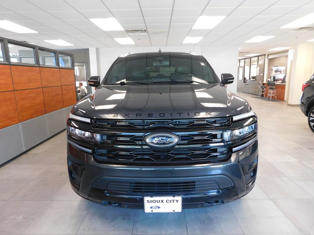 Certified 2022 Ford Expedition Limited AWD/4WD image 2