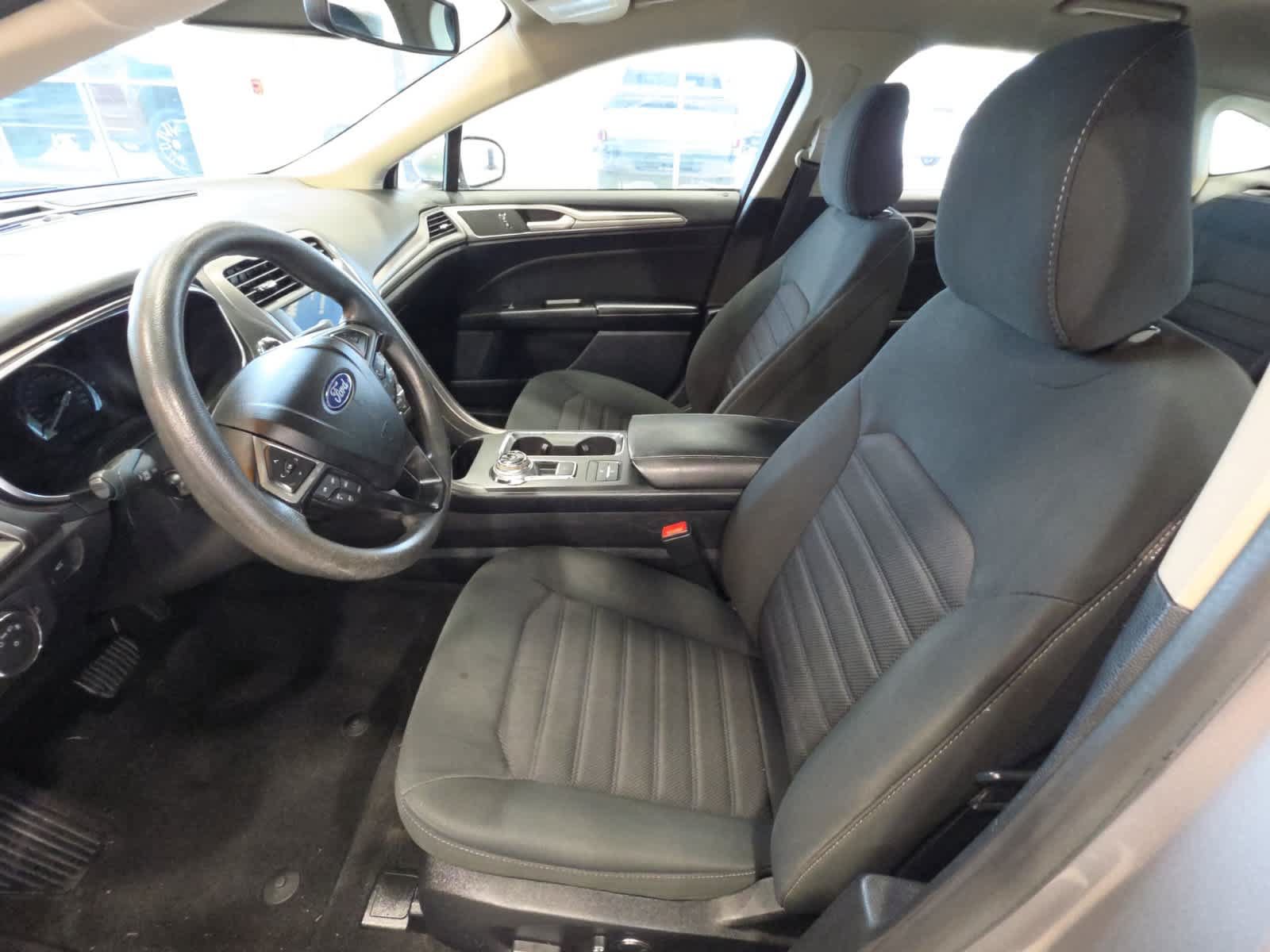 Certified 2020 Ford Fusion SE FWD image 17