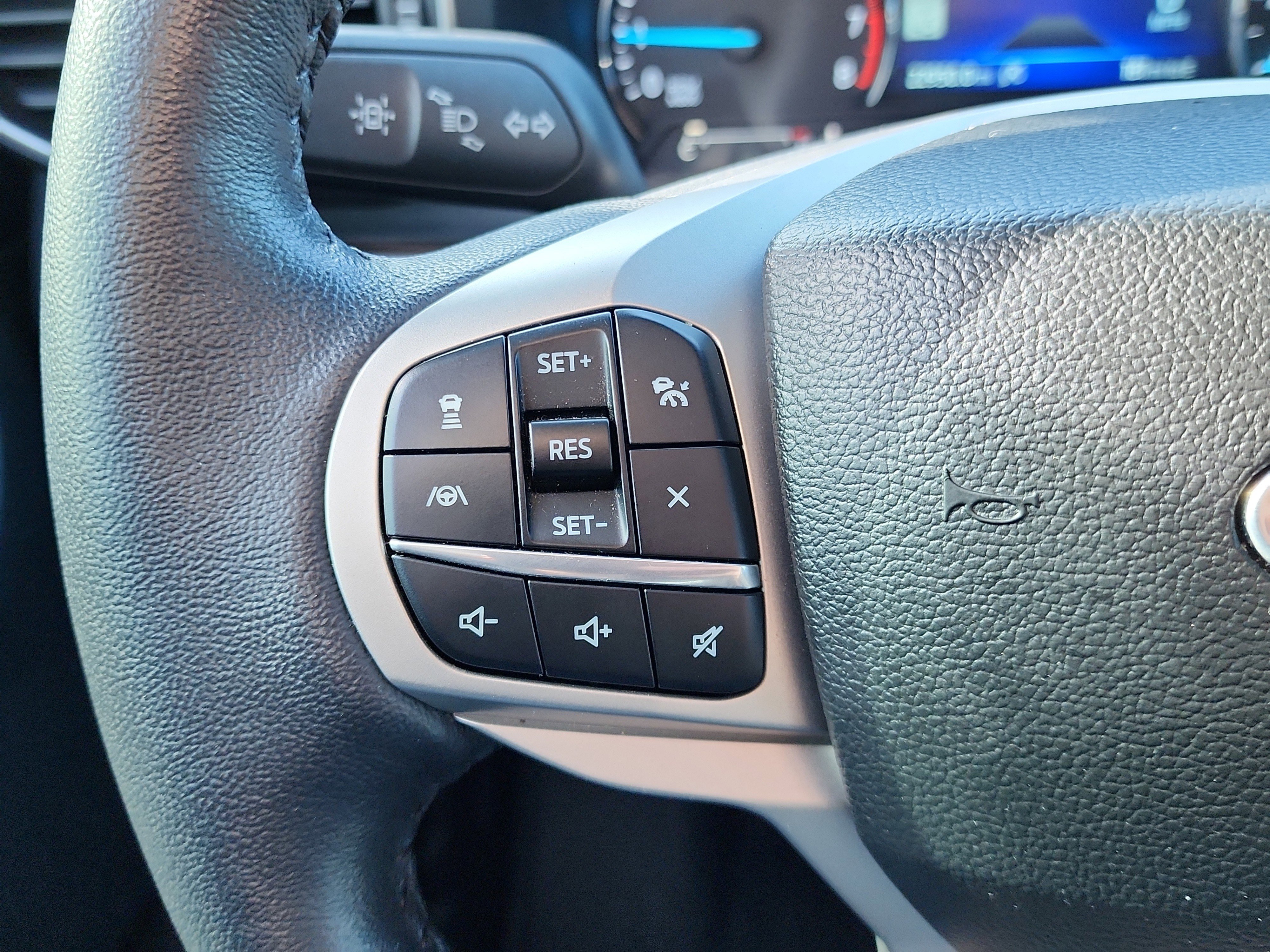 Certified 2023 Ford Explorer Limited w/ Equipment Group 301A image 21