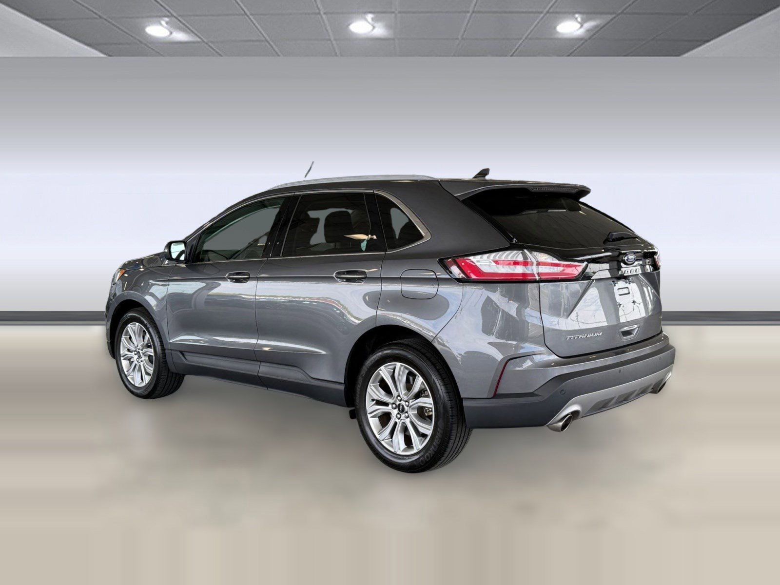 Certified 2024 Ford Edge Titanium image 3