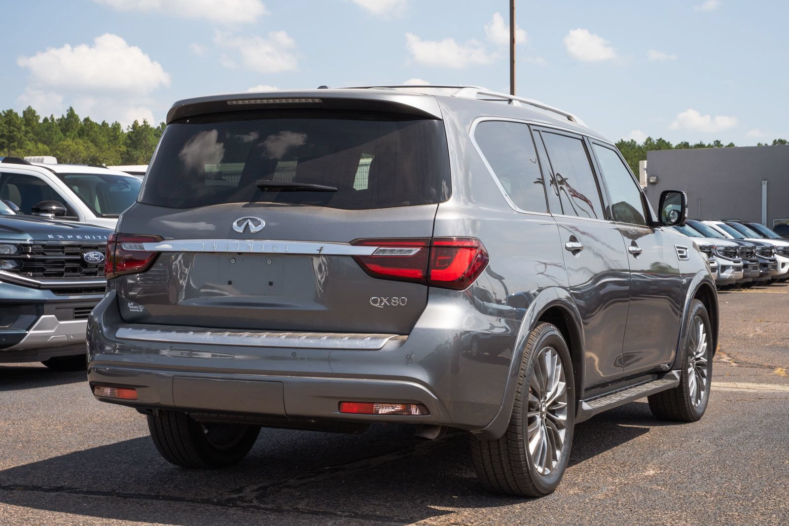 Used 2018 INFINITI QX80 4WD w/ Driver Assistance Package image 6