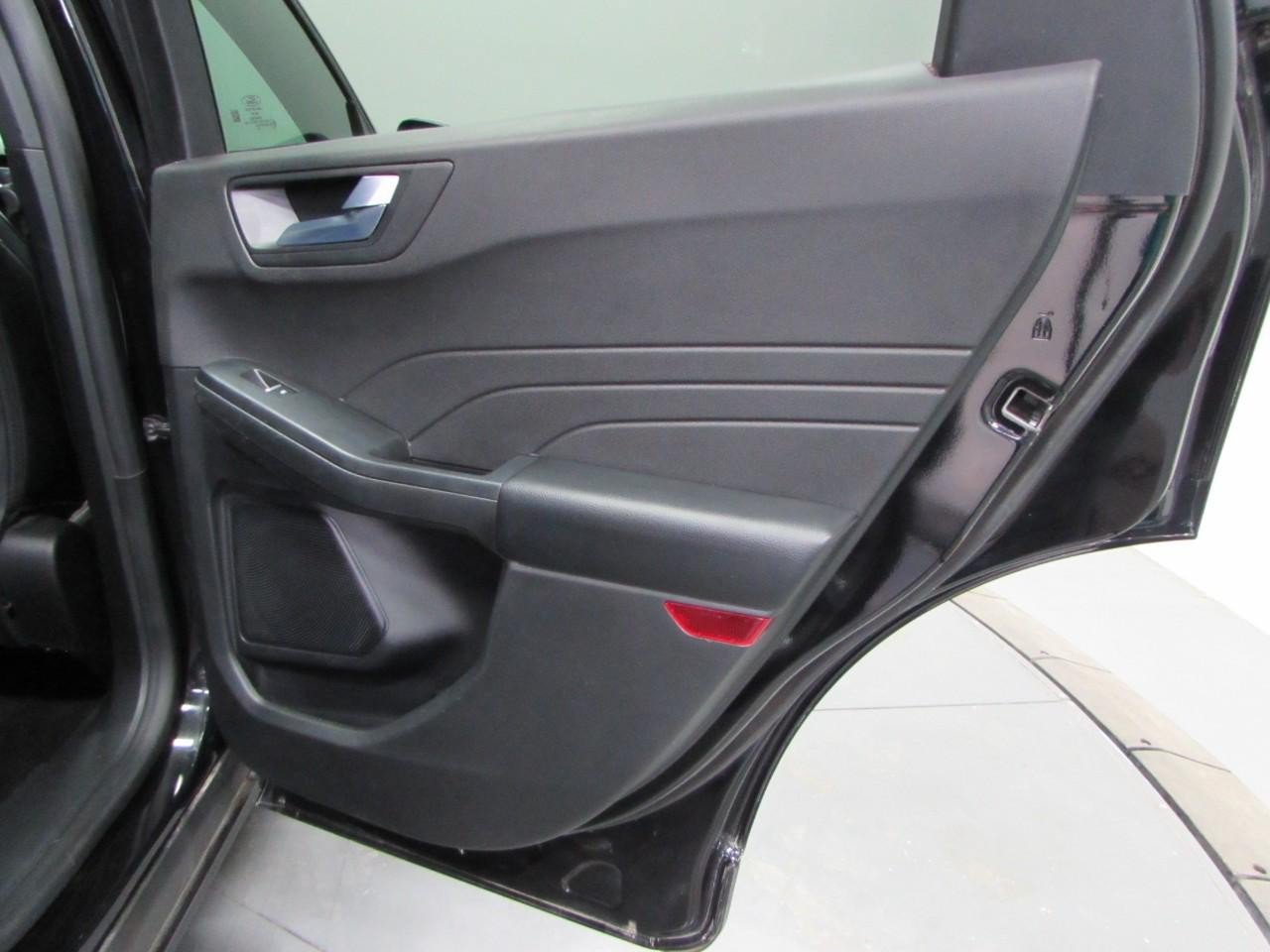 Certified 2025 Ford Escape ST-Line Select AWD/4WD image 18