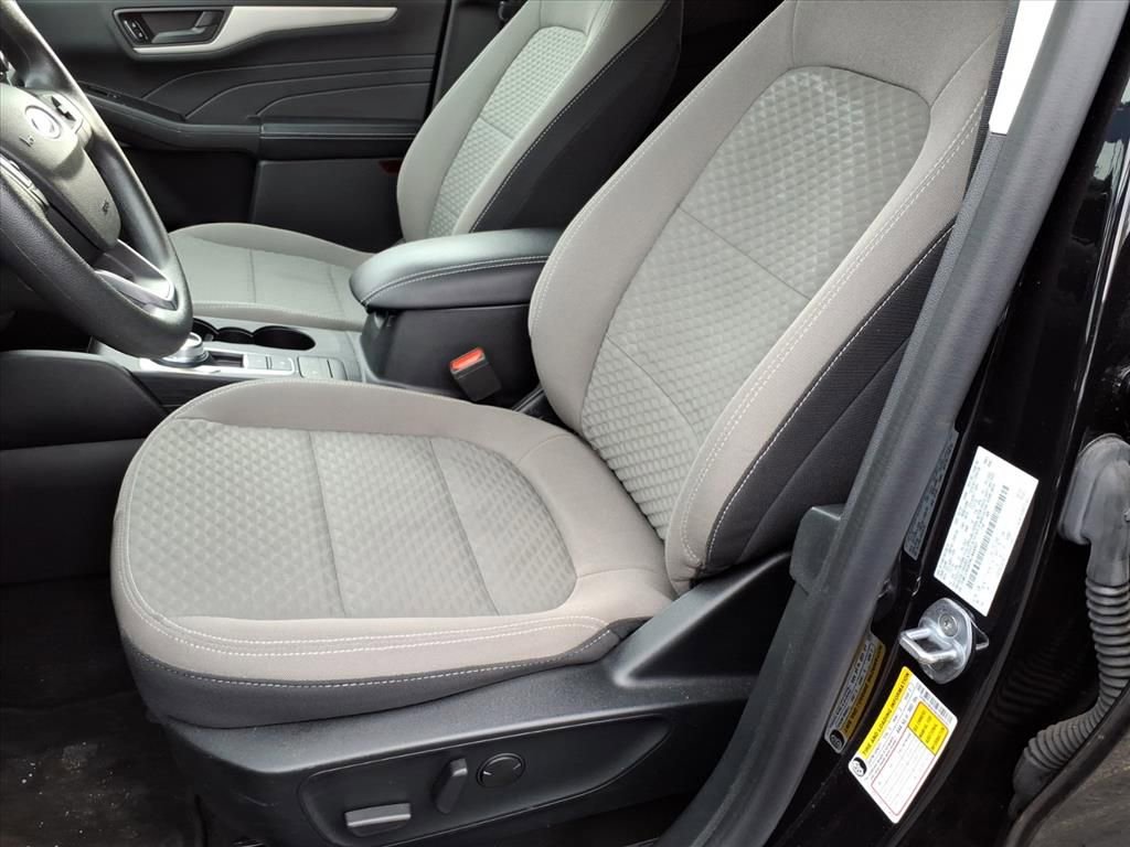 Certified 2022 Ford Escape SE image 13