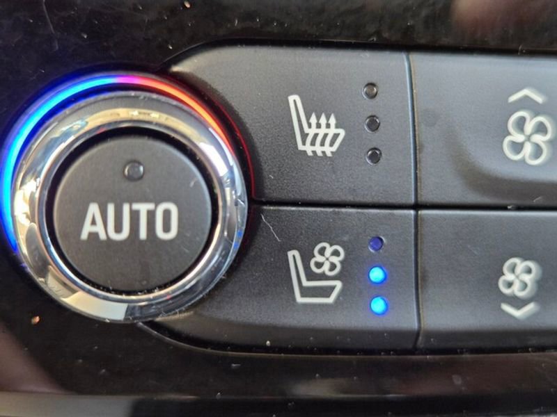 Used 2023 Buick Enclave Avenir w/ Avenir Technology Package image 27