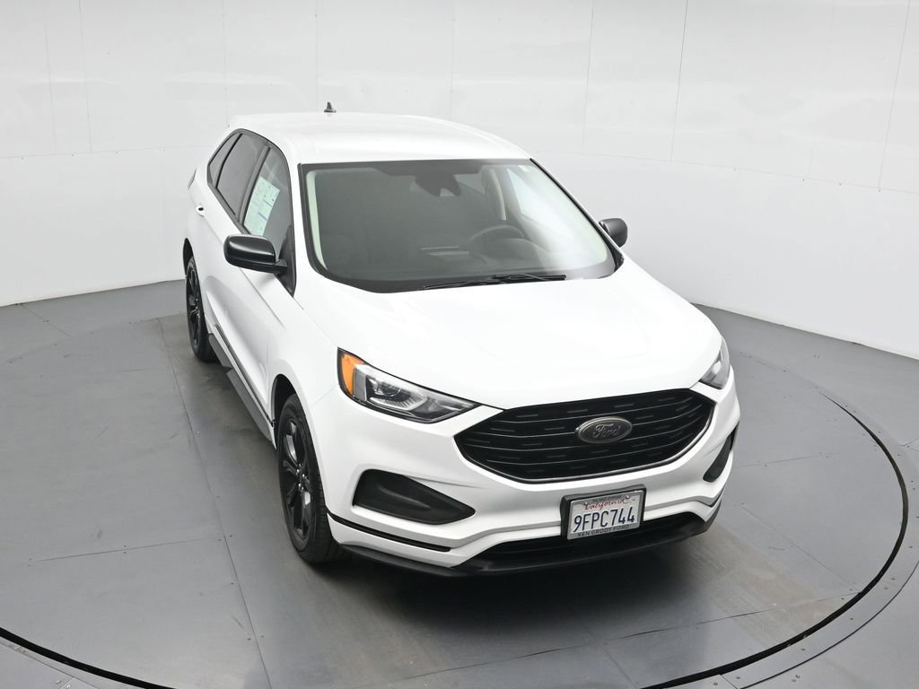 Certified 2023 Ford Edge SE w/ Black Appearance Package image 4