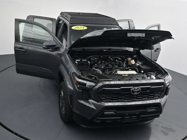 Used 2024 Toyota Tacoma TRD Sport w/ TRD Sport Upgrade Package AWD/4WD image 38