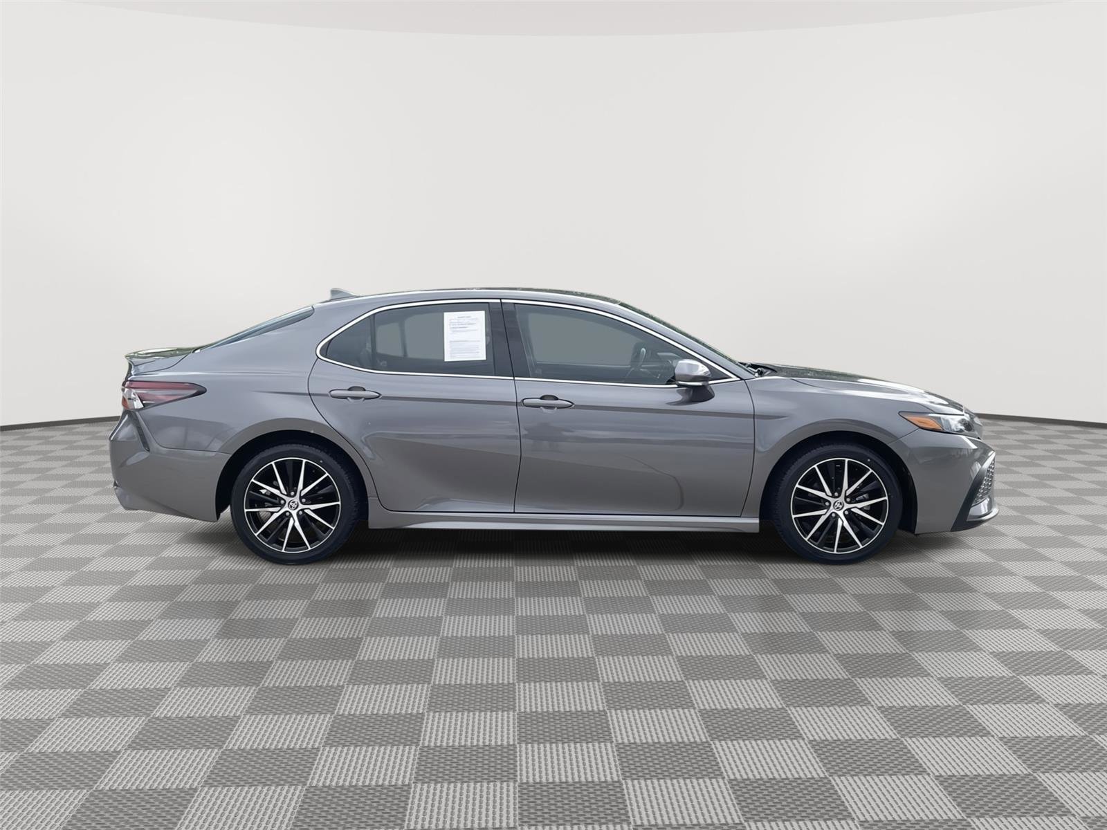 Used 2023 Toyota Camry SE w/ Convenience Package FWD image 6