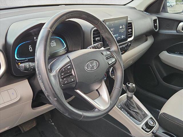 Used 2023 Hyundai Venue SEL FWD image 10