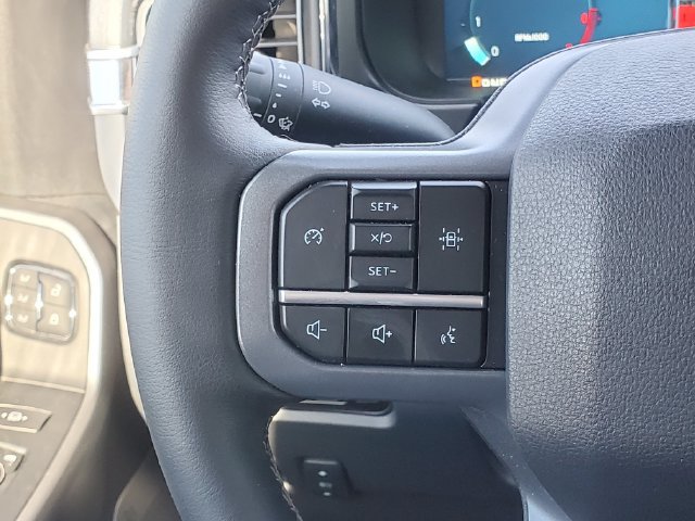 Certified 2025 Ford F250 Lariat w/ Tremor Off-Road Package AWD/4WD image 15