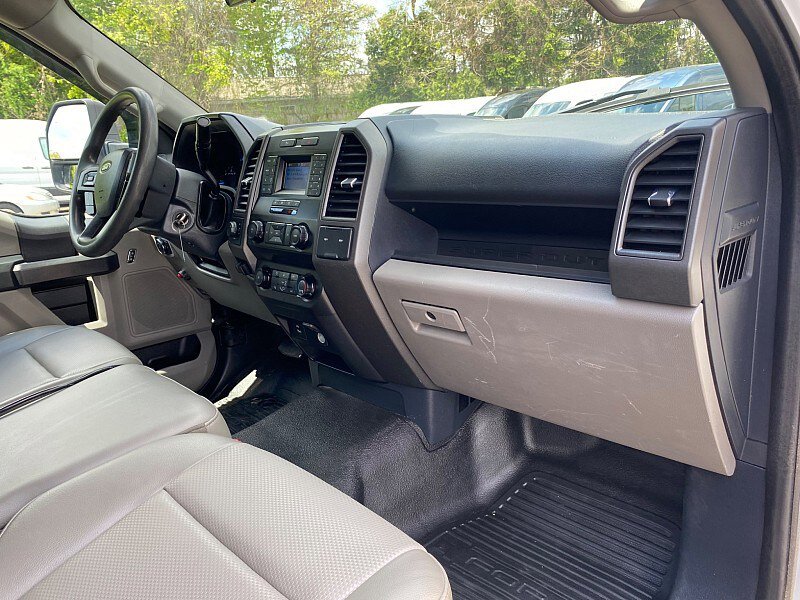 Certified 2022 Ford F550 4x4 Regular Cab Super Duty image 29