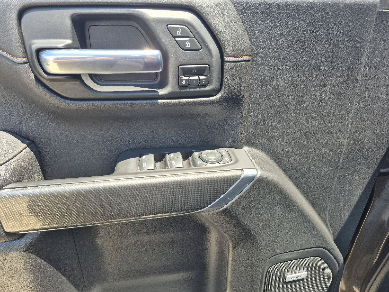 Used 2020 GMC Sierra 1500 AT4 w/ AT4 Premium Package AWD/4WD image 3