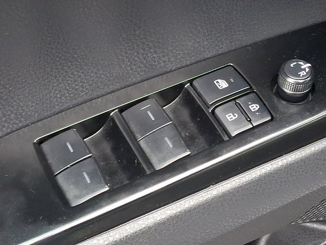 Used 2025 Toyota Camry SE w/ Convenience Package FWD image 25