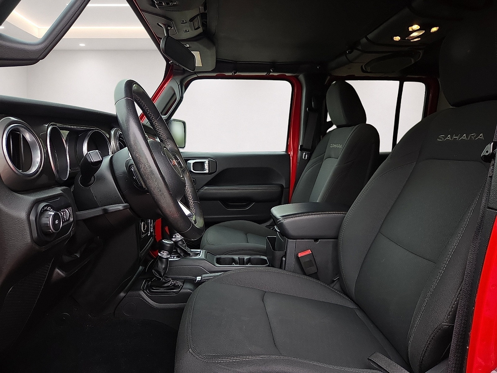 Used 2019 Jeep Wrangler Unlimited Sahara w/ Safety Group AWD/4WD image 14