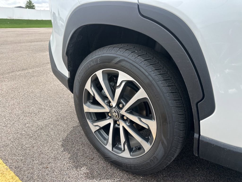 Used 2025 Toyota Corolla Cross XLE w/ Convenience Package AWD/4WD image 7