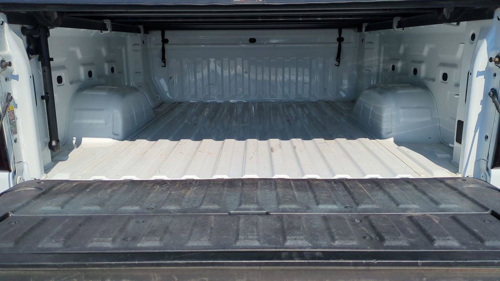 Used 2022 GMC Sierra 1500 Elevation image 40