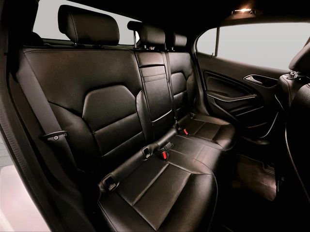 Used 2020 Mercedes-Benz GLA 250 4MATIC image 26