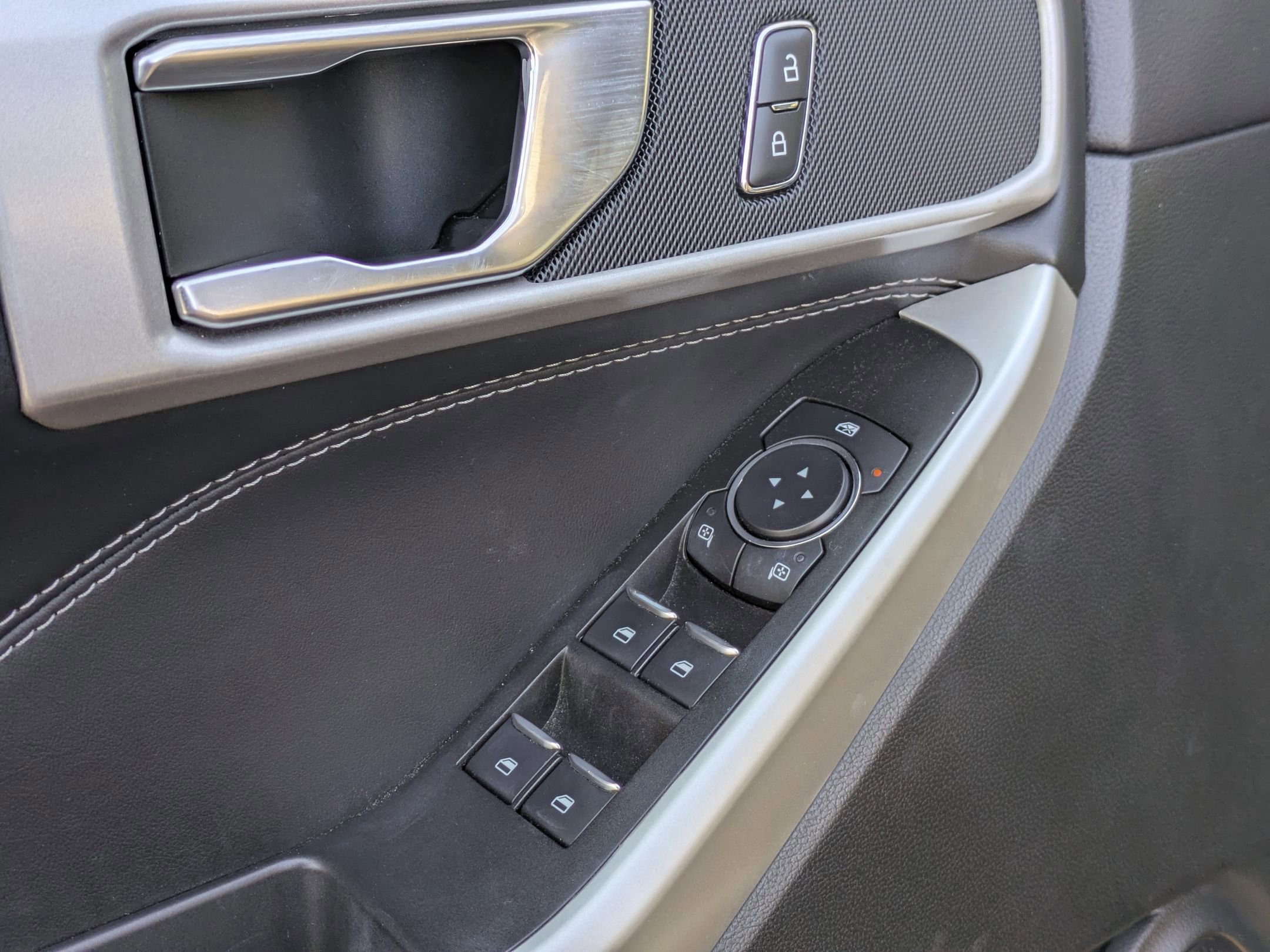 Certified 2022 Ford Explorer XLT image 11