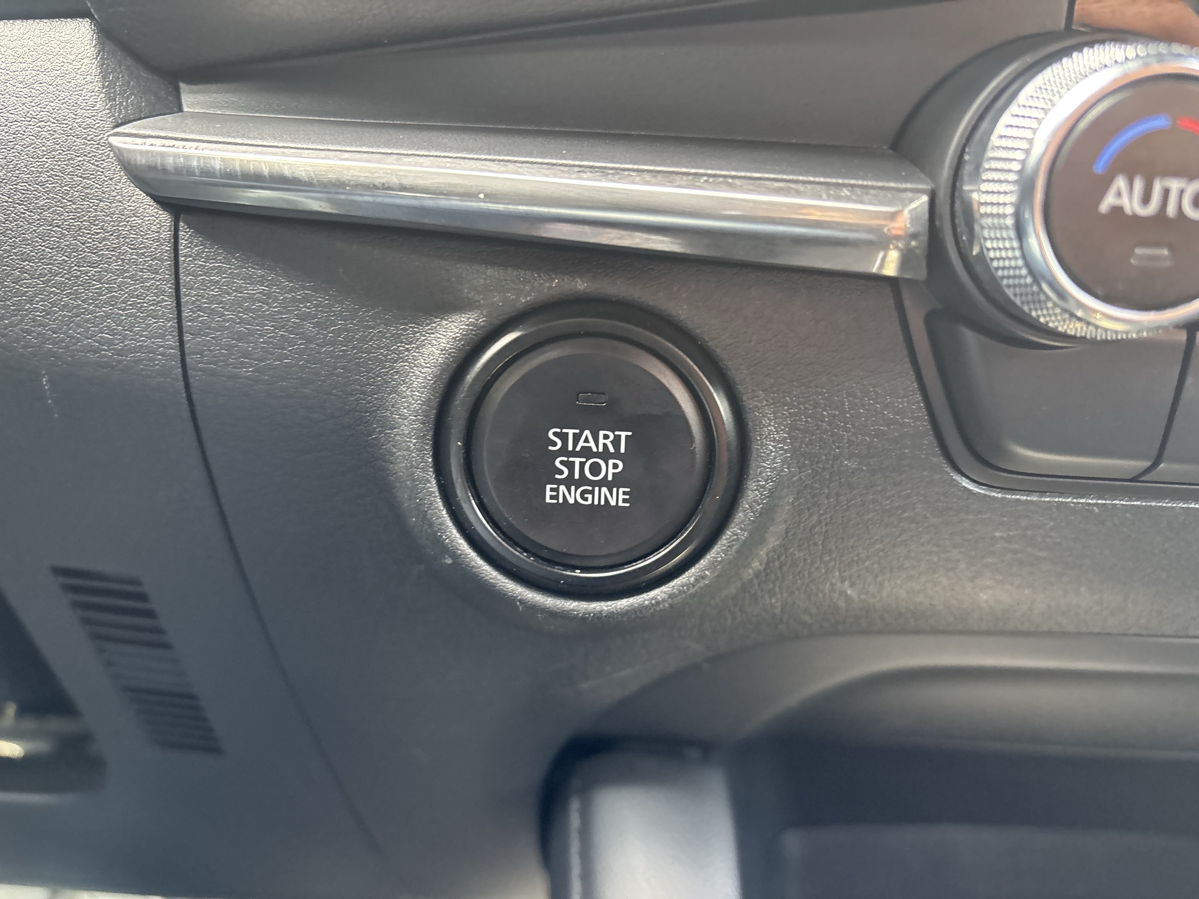 Used 2024 MAZDA MAZDA3 s FWD image 33