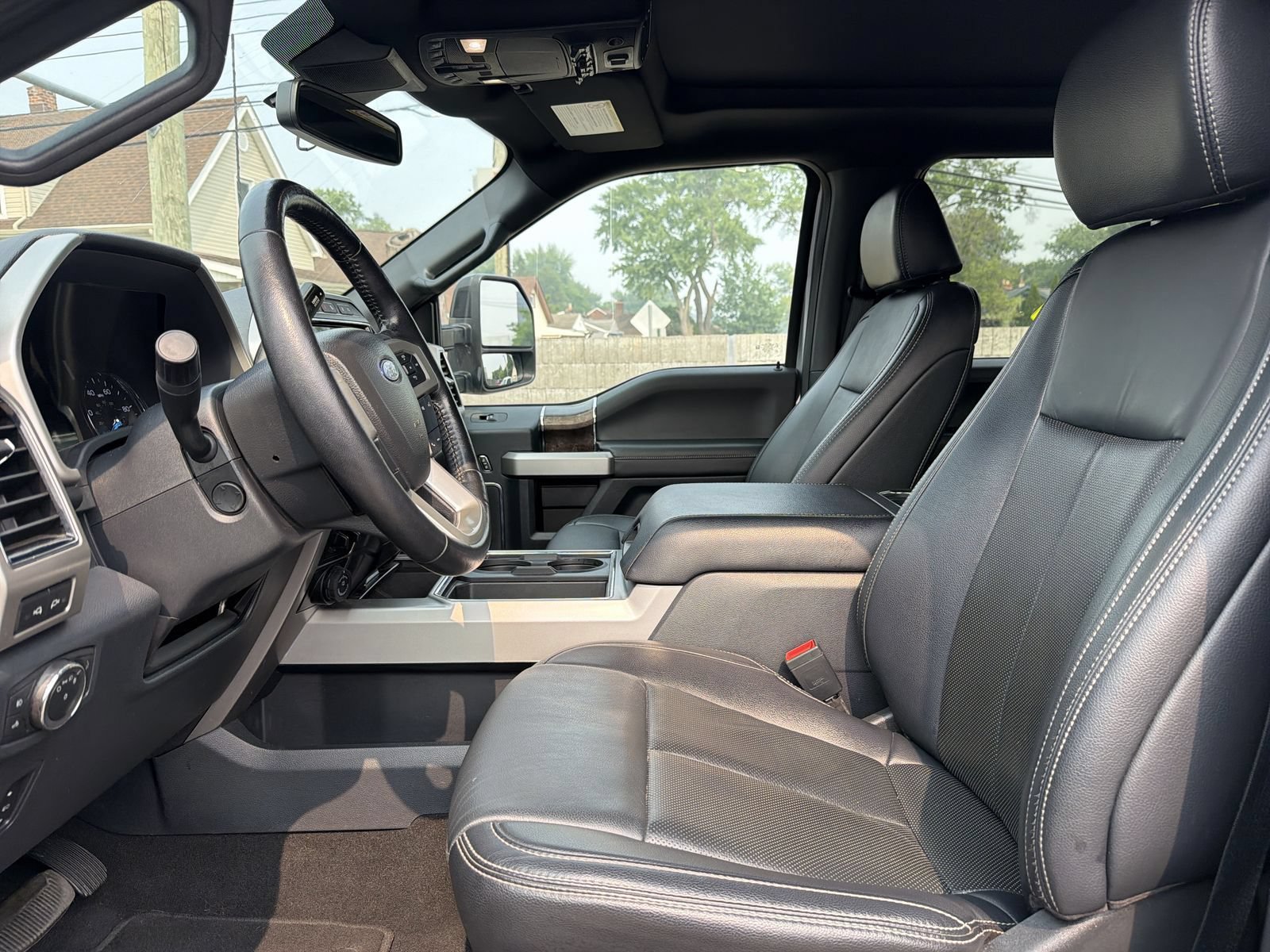 Certified 2022 Ford F250 Lariat w/ Tremor Off-Road Package AWD/4WD image 14