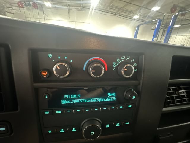 Used 2025 Chevrolet Express 3500 LS RWD image 21