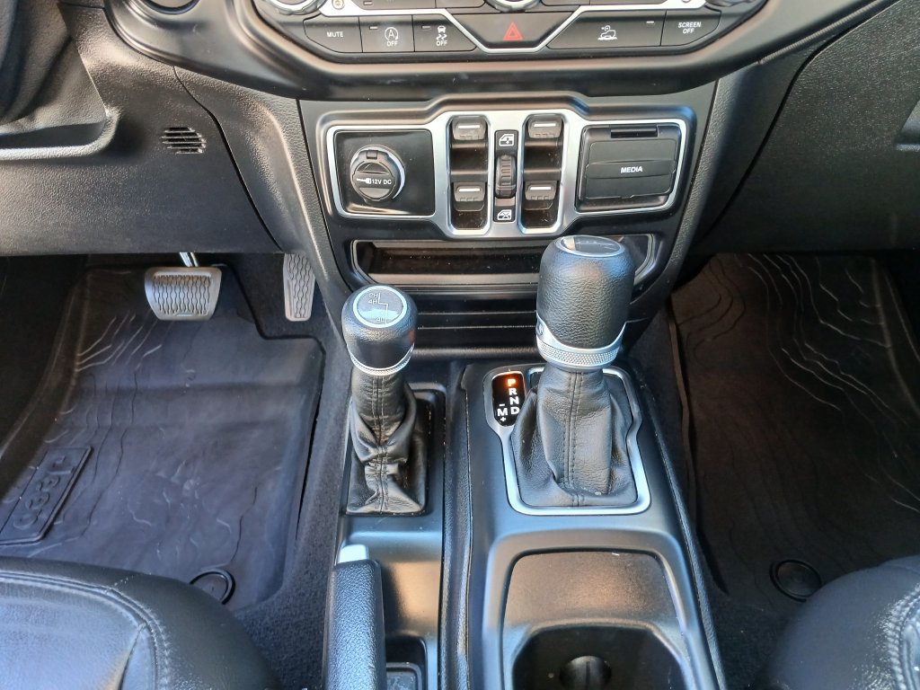 Used 2021 Jeep Gladiator Sport AWD/4WD image 17