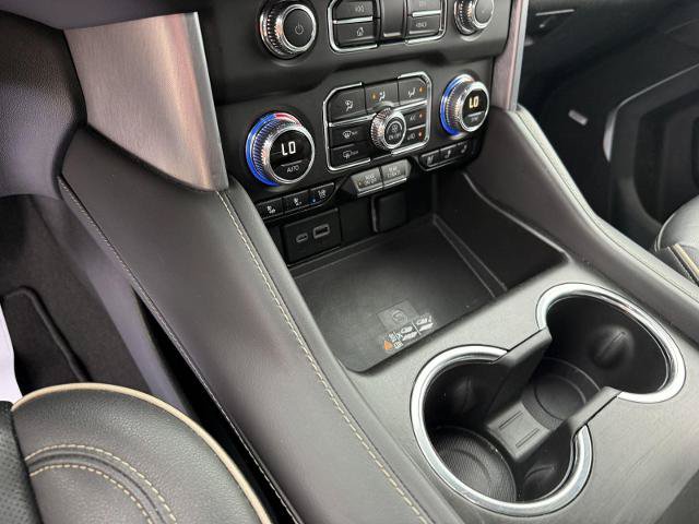 Used 2024 GMC Yukon SLT AWD/4WD image 23