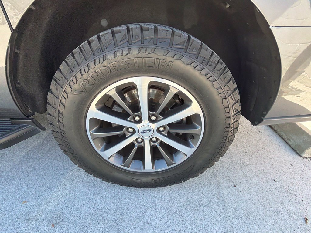 Certified 2021 Ford Expedition Max XLT RWD image 5