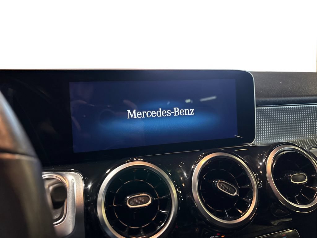 Used 2021 Mercedes-Benz GLB 250 4MATIC image 25