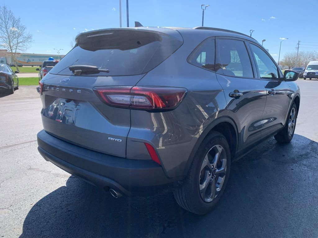 Certified 2025 Ford Escape ST-Line AWD/4WD image 4