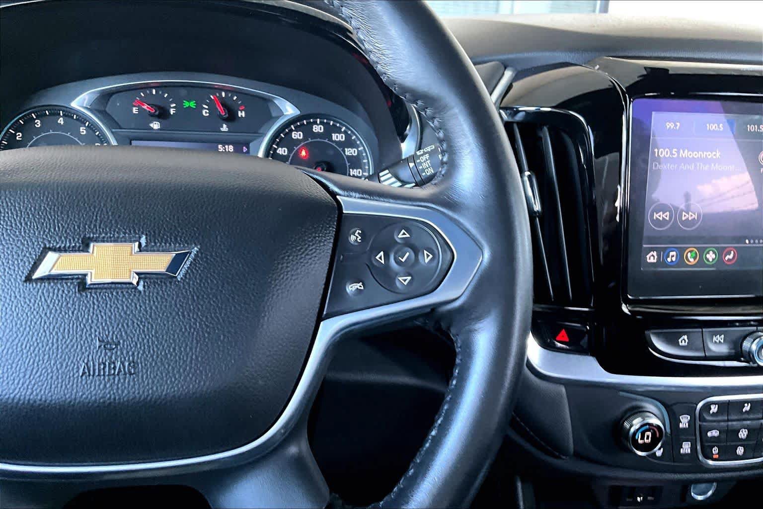 Used 2022 Chevrolet Traverse LT FWD image 24