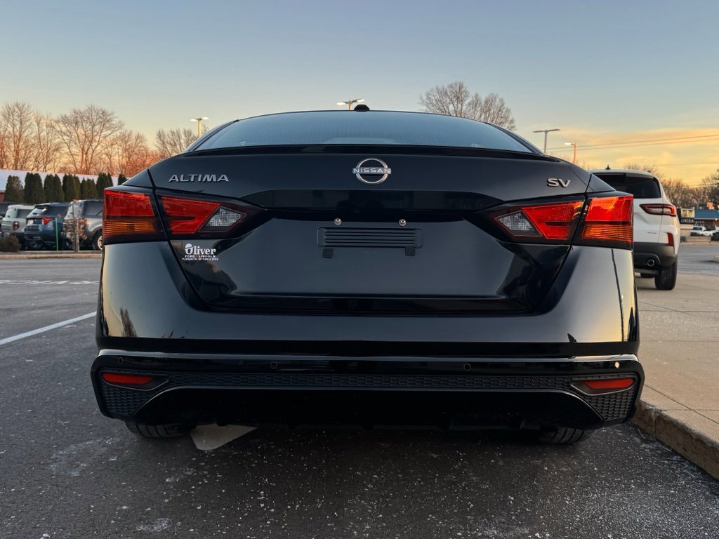 Used 2024 Nissan Altima 2.5 SV image 4