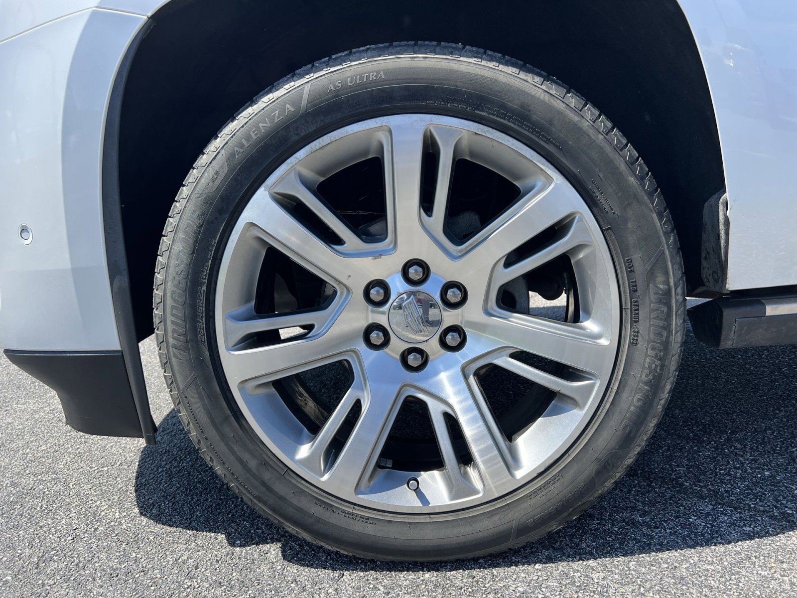 Used 2018 Cadillac Escalade Premium Luxury RWD image 20