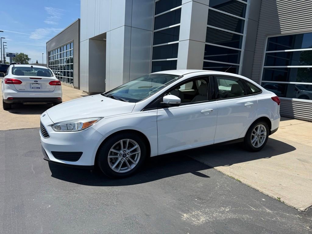 Certified 2017 Ford Focus SE FWD image 8