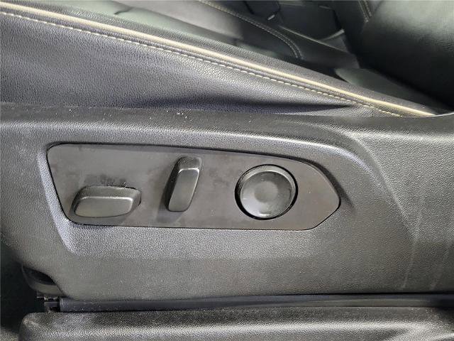 Used 2023 Chevrolet Suburban Premier image 7